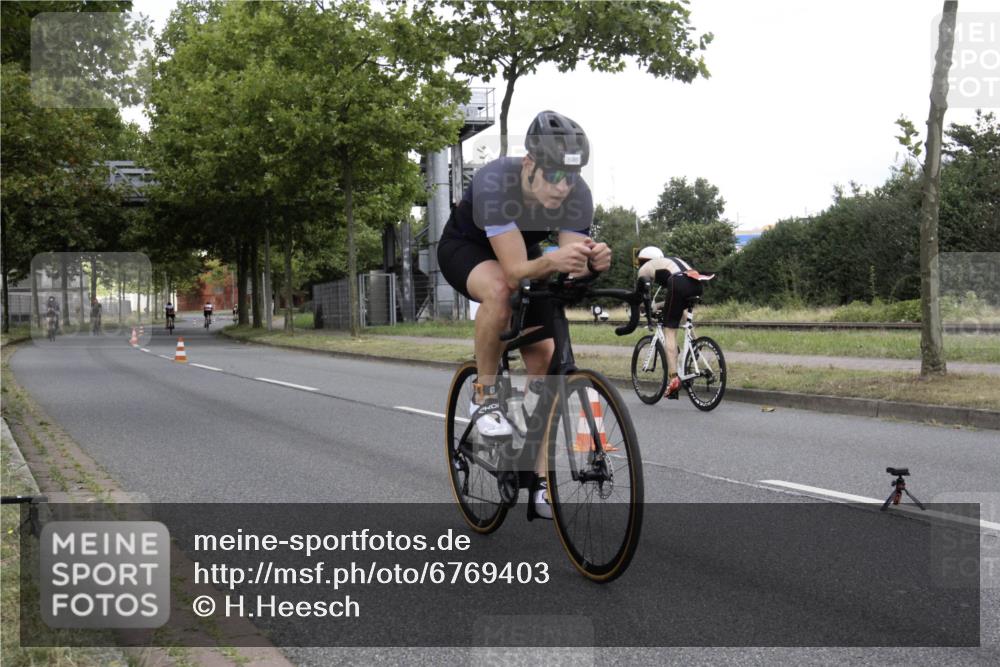 11.08.2024 - GEWOBA Citytriathlon Bremen H.Heesch http://msf.ph/oto/6769403 11.08.2024 11:43:35 Radfahren 770, 846, 868, 925, 967 meine-sportfotos.de