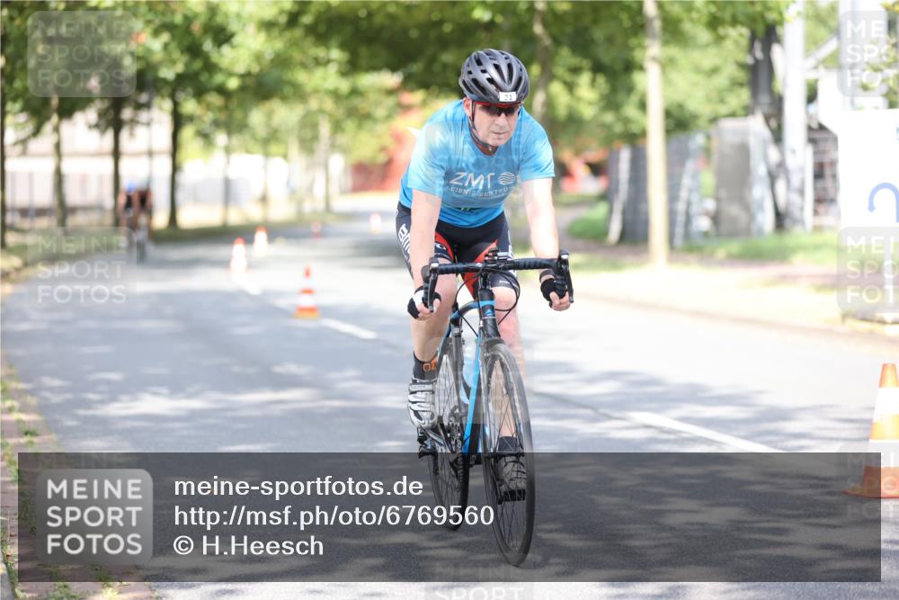 11.08.2024 - GEWOBA Citytriathlon Bremen H.Heesch http://msf.ph/oto/6769560 11.08.2024 10:43:00 Radfahren 18, 21, 70, 101, 116 meine-sportfotos.de
