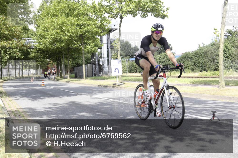 11.08.2024 - GEWOBA Citytriathlon Bremen H.Heesch http://msf.ph/oto/6769562 11.08.2024 11:46:44 Radfahren 703, 768, 798, 942, 1040 meine-sportfotos.de