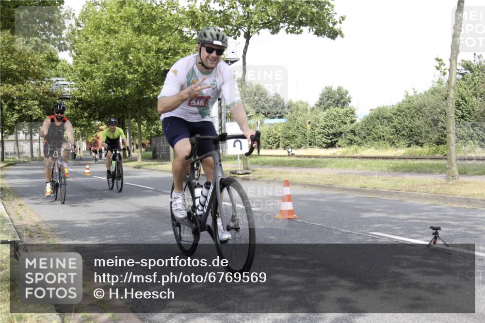 11.08.2024 - GEWOBA Citytriathlon Bremen H.Heesch http://msf.ph/oto/6769569 11.08.2024 11:47:22 Radfahren 752, 779, 800, 860, 864, 865 meine-sportfotos.de
