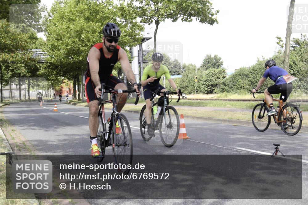 11.08.2024 - GEWOBA Citytriathlon Bremen H.Heesch http://msf.ph/oto/6769572 11.08.2024 11:47:23 Radfahren 752, 779, 800, 860, 864, 865 meine-sportfotos.de
