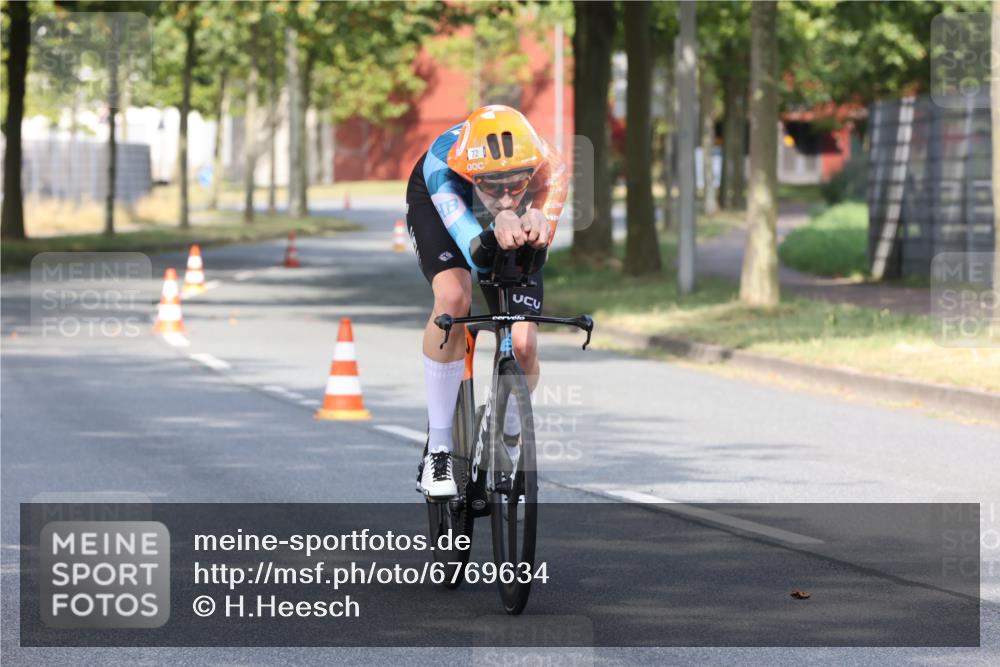 11.08.2024 - GEWOBA Citytriathlon Bremen H.Heesch http://msf.ph/oto/6769634 11.08.2024 10:29:50 Radfahren 72 meine-sportfotos.de