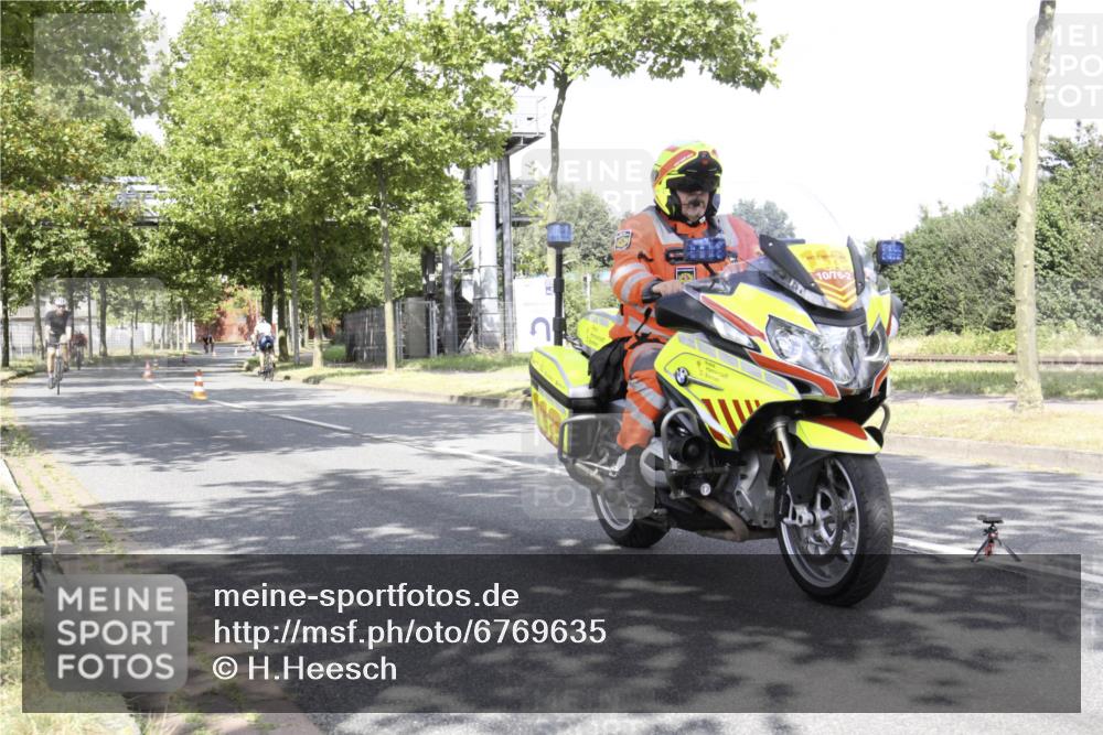 11.08.2024 - GEWOBA Citytriathlon Bremen H.Heesch http://msf.ph/oto/6769635 11.08.2024 11:48:35 Radfahren 787, 829, 847, 851, 870, 886, 939, 1025 meine-sportfotos.de