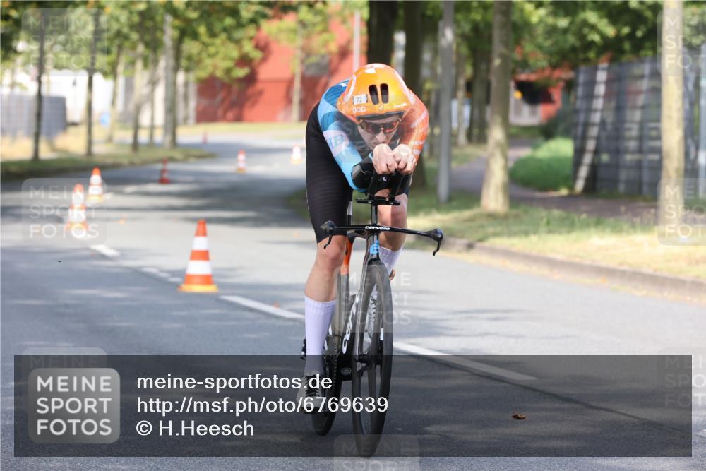 11.08.2024 - GEWOBA Citytriathlon Bremen H.Heesch http://msf.ph/oto/6769639 11.08.2024 10:29:50 Radfahren 72 meine-sportfotos.de
