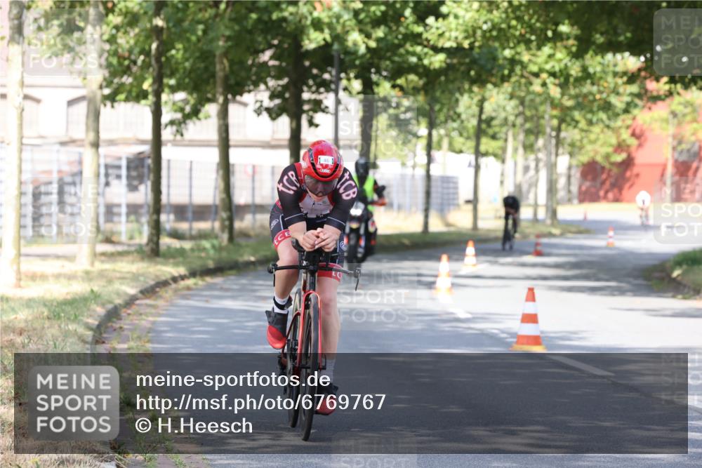 11.08.2024 - GEWOBA Citytriathlon Bremen H.Heesch http://msf.ph/oto/6769767 11.08.2024 10:33:09 Radfahren 46, 85 meine-sportfotos.de