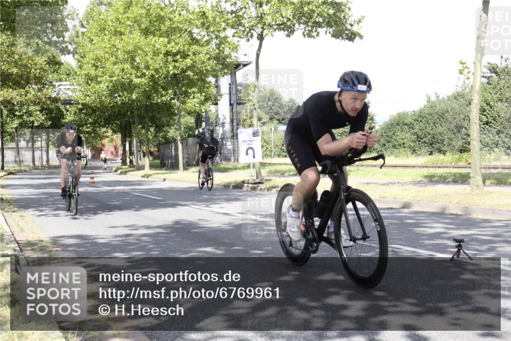 11.08.2024 - GEWOBA Citytriathlon Bremen H.Heesch http://msf.ph/oto/6769961 11.08.2024 11:56:56 Radfahren 791, 820, 858, 990 meine-sportfotos.de