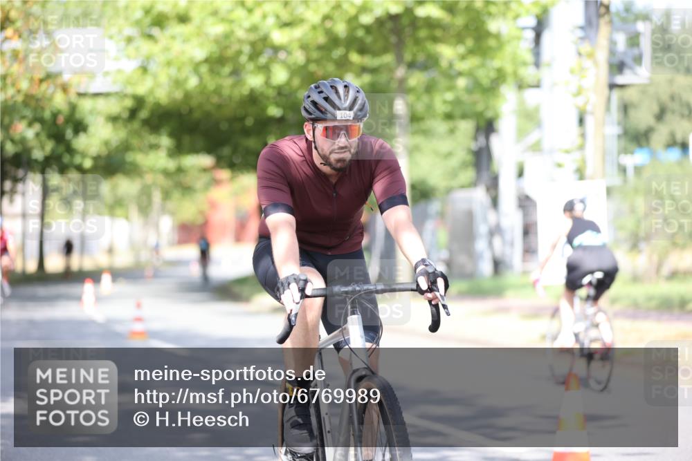 11.08.2024 - GEWOBA Citytriathlon Bremen H.Heesch http://msf.ph/oto/6769989 11.08.2024 10:43:57 Radfahren 23, 28, 37, 39, 104, 113, 114 meine-sportfotos.de