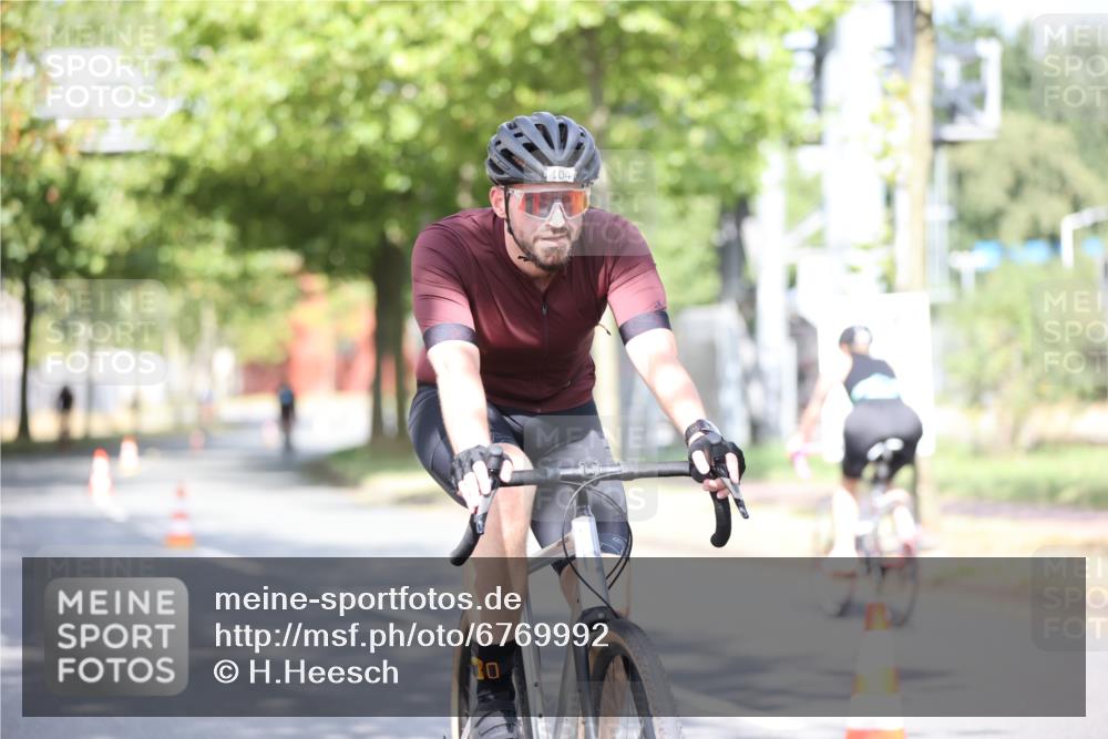 11.08.2024 - GEWOBA Citytriathlon Bremen H.Heesch http://msf.ph/oto/6769992 11.08.2024 10:43:57 Radfahren 23, 28, 37, 39, 104, 113, 114 meine-sportfotos.de