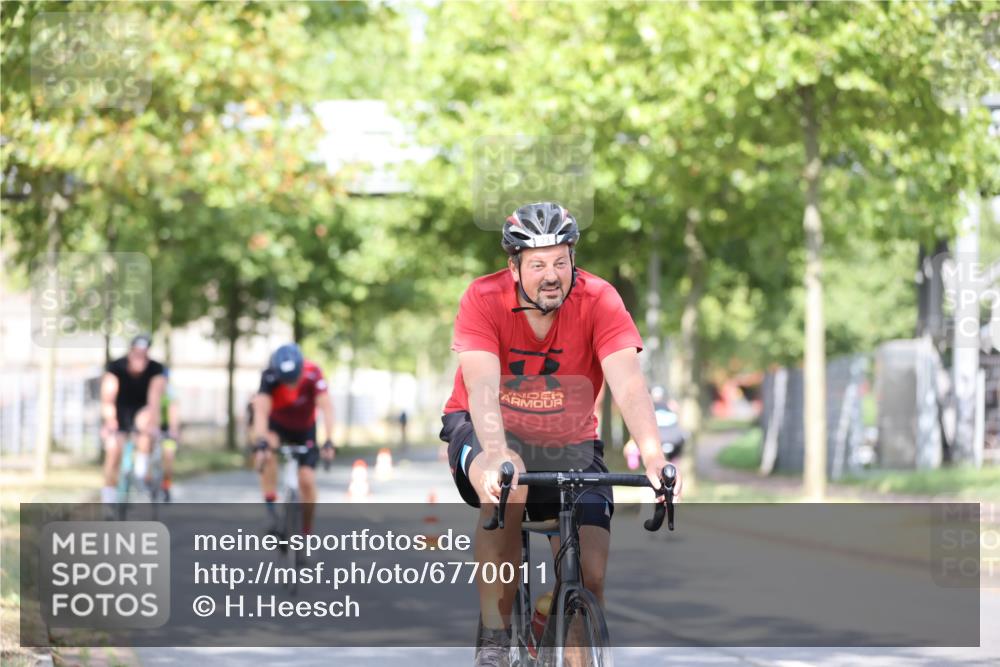 11.08.2024 - GEWOBA Citytriathlon Bremen H.Heesch http://msf.ph/oto/6770011 11.08.2024 10:43:59 Radfahren 23, 28, 37, 39, 104, 113, 114 meine-sportfotos.de