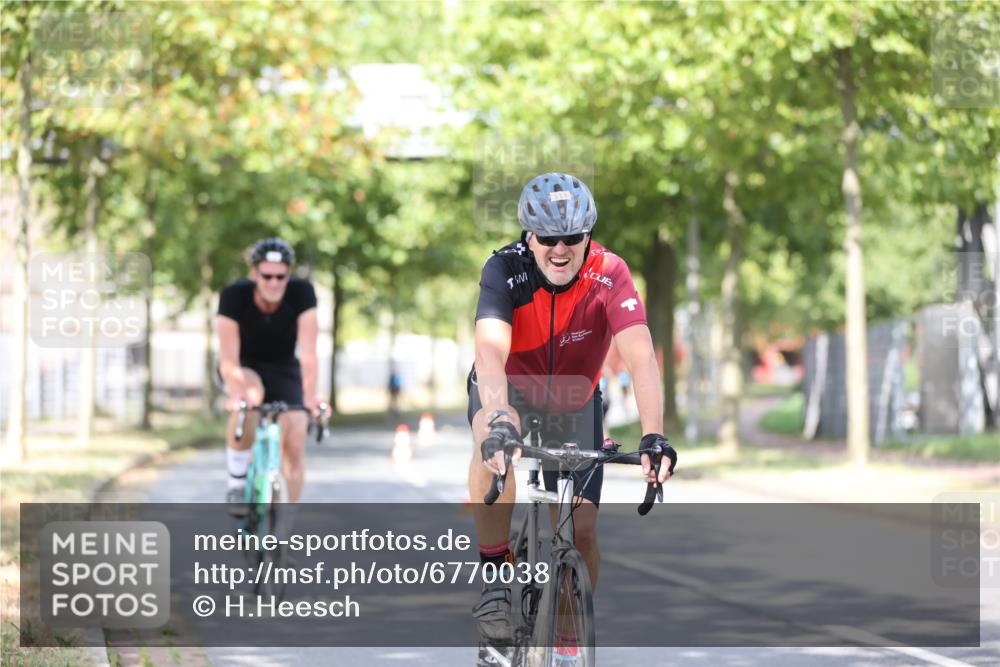 11.08.2024 - GEWOBA Citytriathlon Bremen H.Heesch http://msf.ph/oto/6770038 11.08.2024 10:44:00 Radfahren 23, 28, 37, 39, 104, 113, 114 meine-sportfotos.de