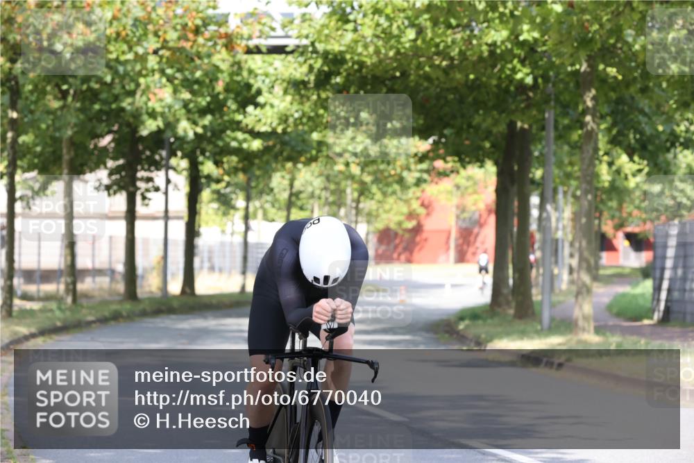 11.08.2024 - GEWOBA Citytriathlon Bremen H.Heesch http://msf.ph/oto/6770040 11.08.2024 10:35:31 Radfahren 30, 96 meine-sportfotos.de