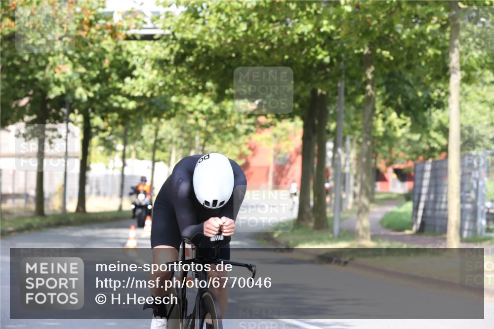 11.08.2024 - GEWOBA Citytriathlon Bremen H.Heesch http://msf.ph/oto/6770046 11.08.2024 10:35:31 Radfahren 30, 96 meine-sportfotos.de