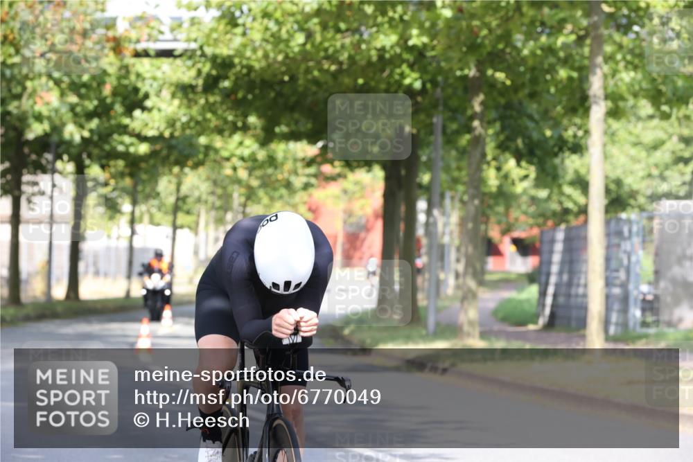 11.08.2024 - GEWOBA Citytriathlon Bremen H.Heesch http://msf.ph/oto/6770049 11.08.2024 10:35:31 Radfahren 30, 96 meine-sportfotos.de