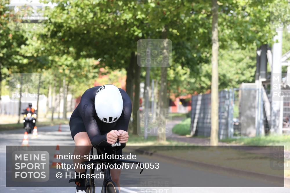 11.08.2024 - GEWOBA Citytriathlon Bremen H.Heesch http://msf.ph/oto/6770053 11.08.2024 10:35:31 Radfahren 30, 96 meine-sportfotos.de