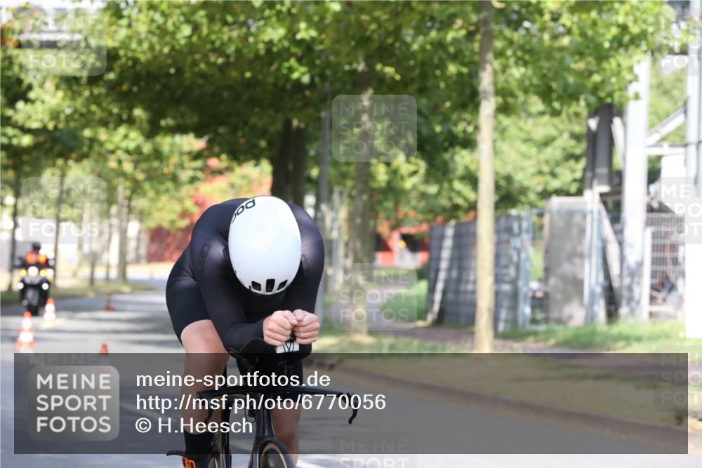 11.08.2024 - GEWOBA Citytriathlon Bremen H.Heesch http://msf.ph/oto/6770056 11.08.2024 10:35:31 Radfahren 30, 96 meine-sportfotos.de