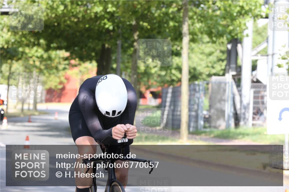 11.08.2024 - GEWOBA Citytriathlon Bremen H.Heesch http://msf.ph/oto/6770057 11.08.2024 10:35:31 Radfahren 30, 96 meine-sportfotos.de