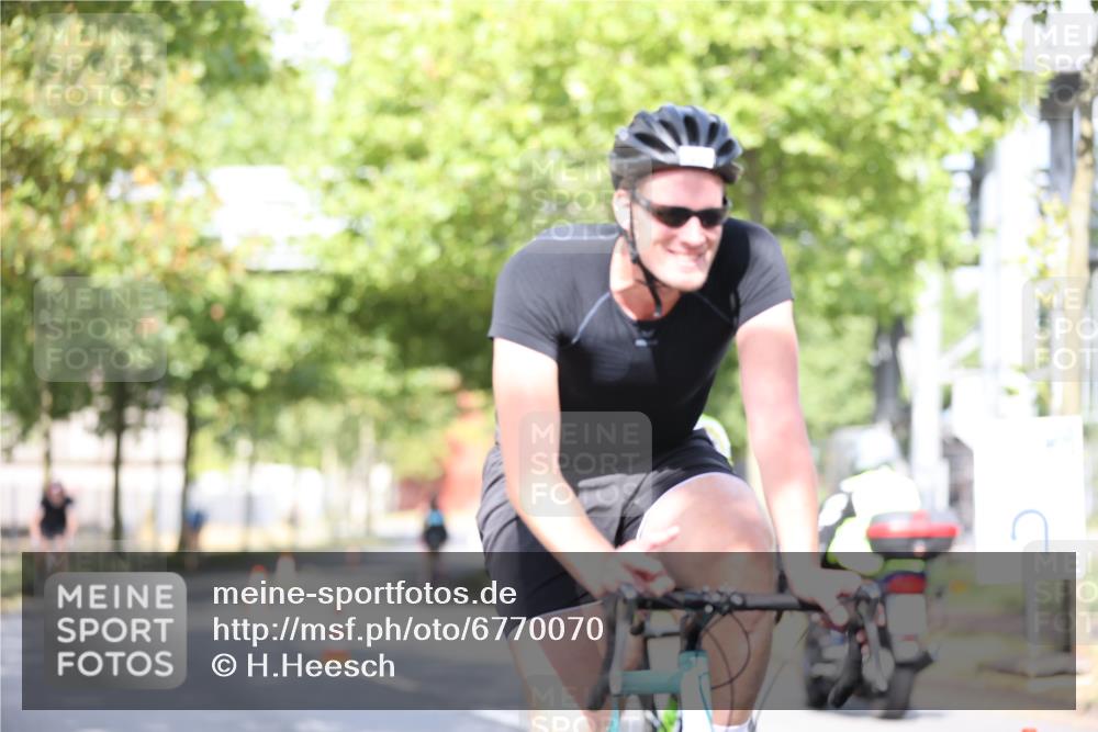 11.08.2024 - GEWOBA Citytriathlon Bremen H.Heesch http://msf.ph/oto/6770070 11.08.2024 10:44:02 Radfahren 23, 28, 37, 39, 104, 113, 114 meine-sportfotos.de