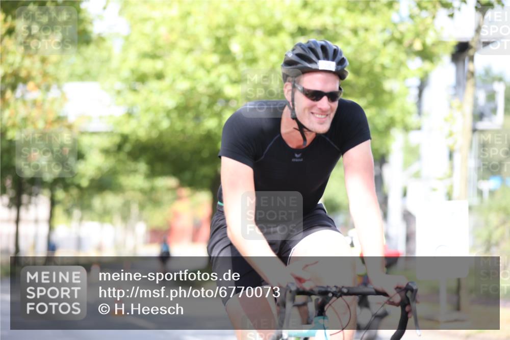 11.08.2024 - GEWOBA Citytriathlon Bremen H.Heesch http://msf.ph/oto/6770073 11.08.2024 10:44:02 Radfahren 23, 28, 37, 39, 104, 113, 114 meine-sportfotos.de