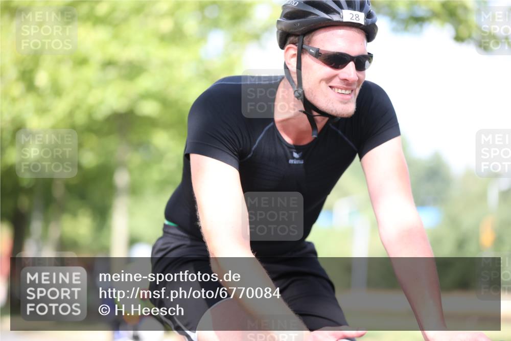 11.08.2024 - GEWOBA Citytriathlon Bremen H.Heesch http://msf.ph/oto/6770084 11.08.2024 10:44:02 Radfahren 23, 28, 37, 39, 104, 113, 114 meine-sportfotos.de