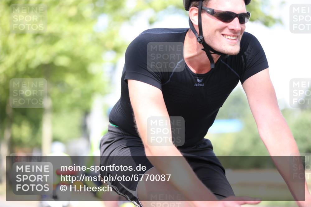 11.08.2024 - GEWOBA Citytriathlon Bremen H.Heesch http://msf.ph/oto/6770087 11.08.2024 10:44:02 Radfahren 23, 28, 37, 39, 104, 113, 114 meine-sportfotos.de
