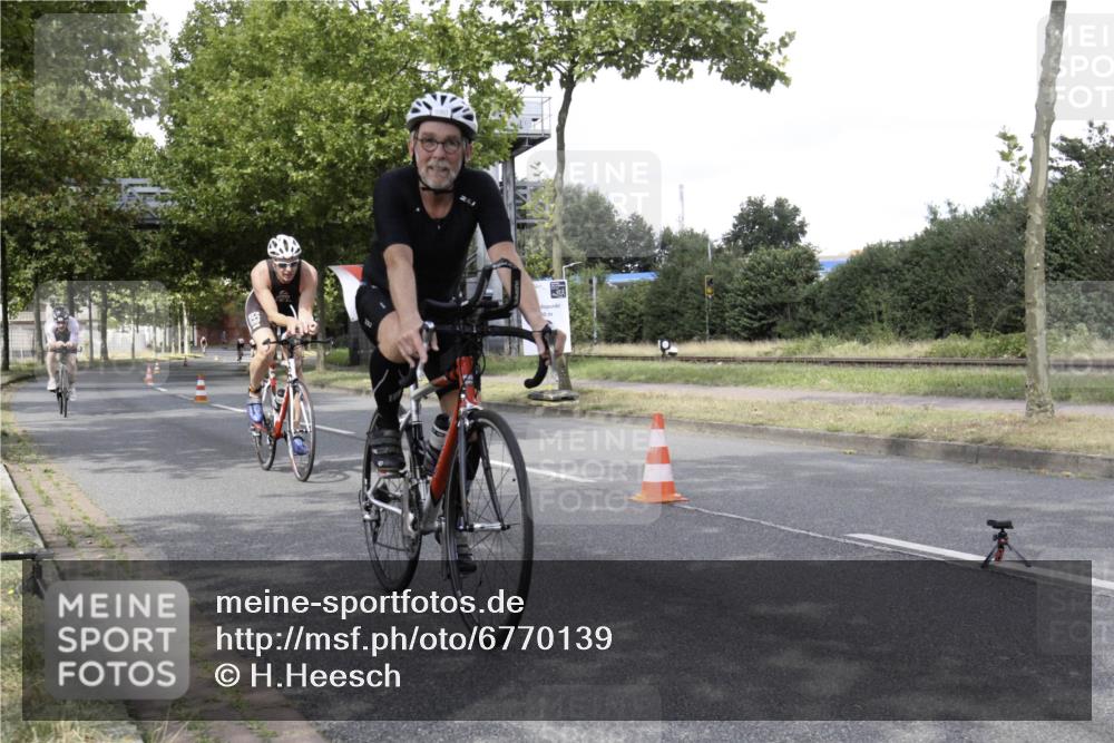 11.08.2024 - GEWOBA Citytriathlon Bremen H.Heesch http://msf.ph/oto/6770139 11.08.2024 12:02:09 Radfahren 770, 956, 973, 980 meine-sportfotos.de