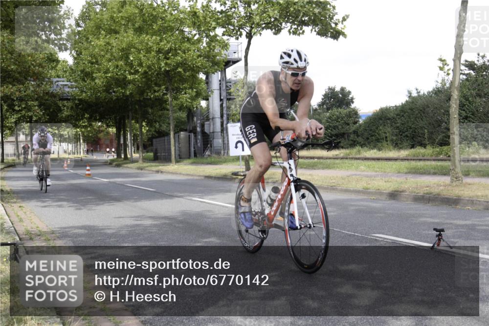 11.08.2024 - GEWOBA Citytriathlon Bremen H.Heesch http://msf.ph/oto/6770142 11.08.2024 12:02:09 Radfahren 770, 956, 973, 980 meine-sportfotos.de
