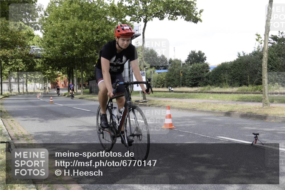 11.08.2024 - GEWOBA Citytriathlon Bremen H.Heesch http://msf.ph/oto/6770147 11.08.2024 12:02:14 Radfahren 770, 900, 926, 956, 973, 980, 996 meine-sportfotos.de