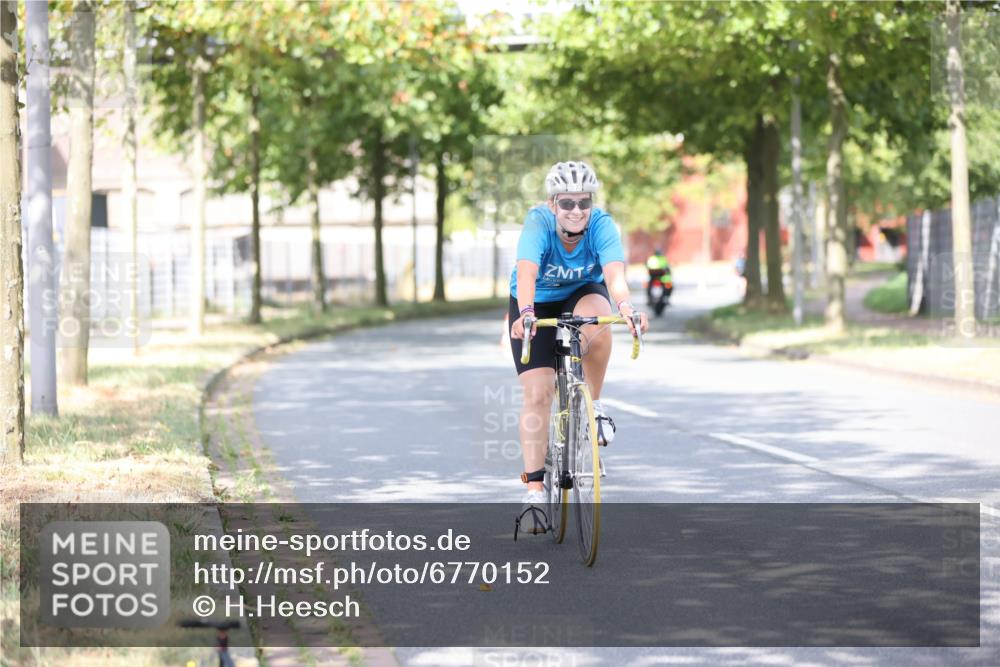 11.08.2024 - GEWOBA Citytriathlon Bremen H.Heesch http://msf.ph/oto/6770152 11.08.2024 10:44:09 Radfahren 28, 37, 39, 48, 113, 114 meine-sportfotos.de