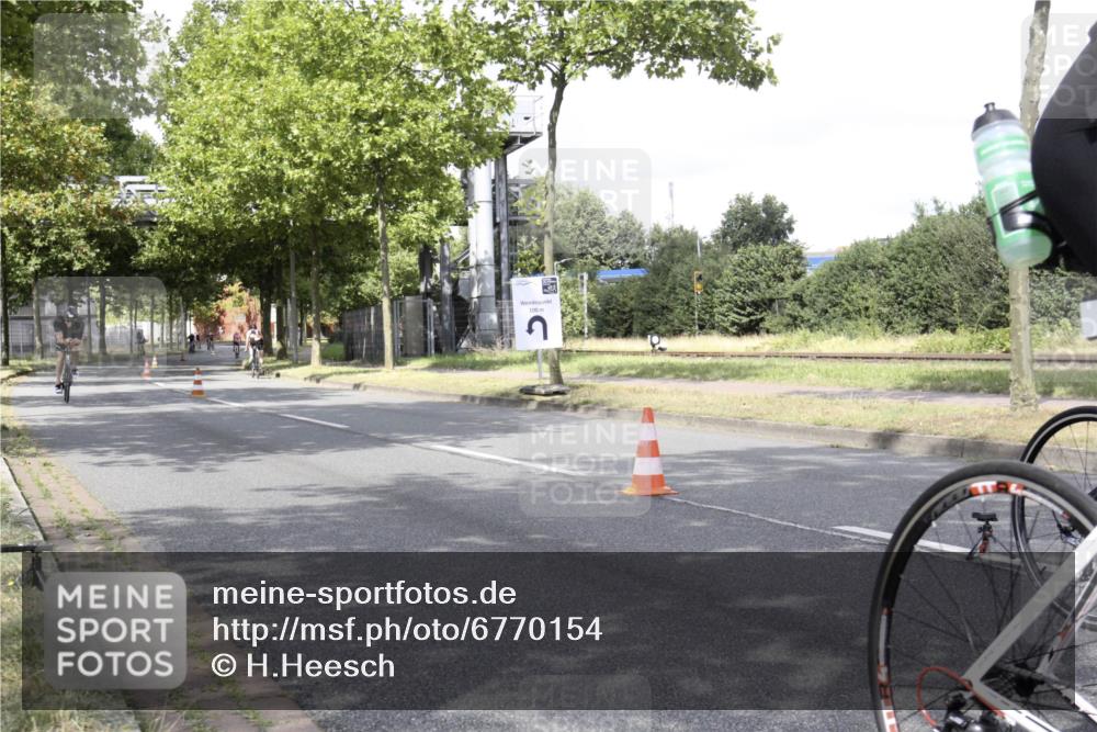 11.08.2024 - GEWOBA Citytriathlon Bremen H.Heesch http://msf.ph/oto/6770154 11.08.2024 12:02:25 Radfahren 836, 855, 873, 900, 926, 996 meine-sportfotos.de