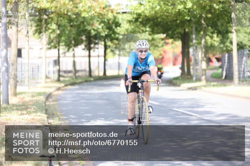11.08.2024 - GEWOBA Citytriathlon Bremen H.Heesch http://msf.ph/oto/6770155 11.08.2024 10:44:09 Radfahren 28, 37, 39, 48, 113, 114 meine-sportfotos.de