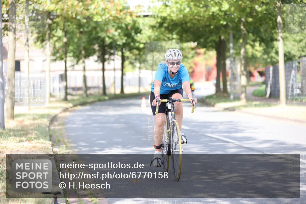11.08.2024 - GEWOBA Citytriathlon Bremen H.Heesch http://msf.ph/oto/6770158 11.08.2024 10:44:09 Radfahren 28, 37, 39, 48, 113, 114 meine-sportfotos.de