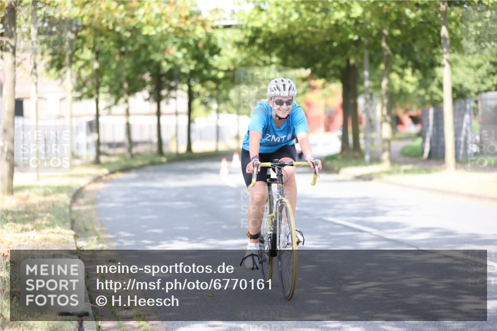 11.08.2024 - GEWOBA Citytriathlon Bremen H.Heesch http://msf.ph/oto/6770161 11.08.2024 10:44:09 Radfahren 28, 37, 39, 48, 113, 114 meine-sportfotos.de