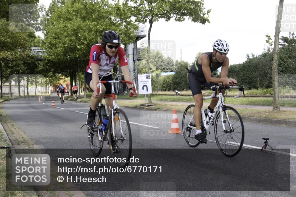 11.08.2024 - GEWOBA Citytriathlon Bremen H.Heesch http://msf.ph/oto/6770171 11.08.2024 12:02:39 Radfahren 759, 836, 855, 873, 927, 974, 996 meine-sportfotos.de