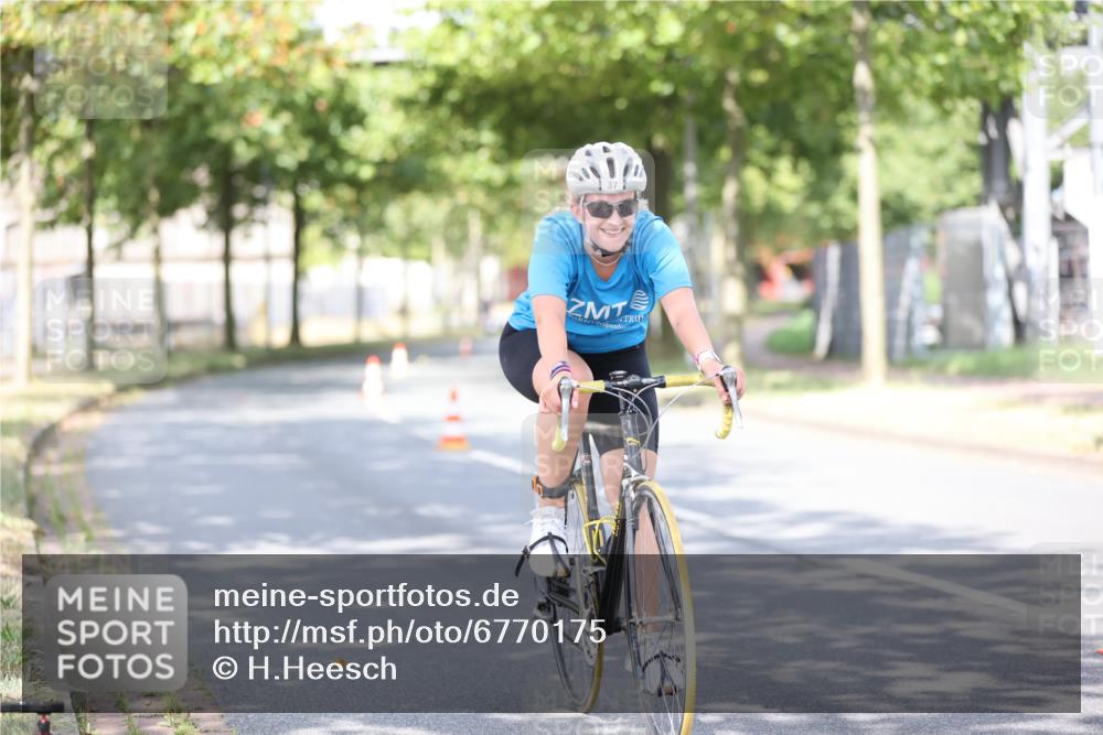 11.08.2024 - GEWOBA Citytriathlon Bremen H.Heesch http://msf.ph/oto/6770175 11.08.2024 10:44:09 Radfahren 28, 37, 39, 48, 113, 114 meine-sportfotos.de