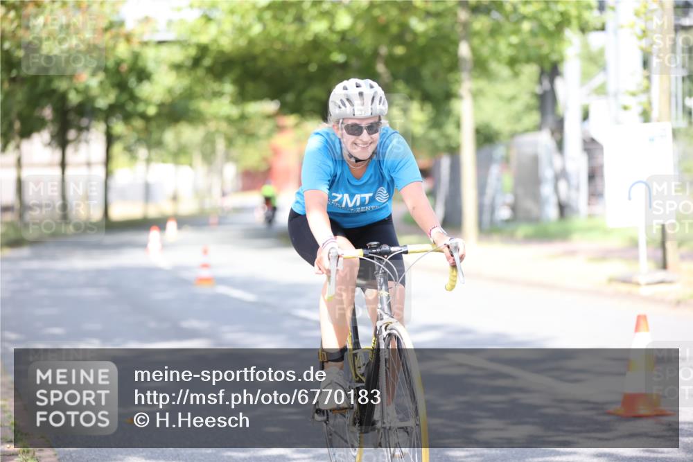 11.08.2024 - GEWOBA Citytriathlon Bremen H.Heesch http://msf.ph/oto/6770183 11.08.2024 10:44:09 Radfahren 28, 37, 39, 48, 113, 114 meine-sportfotos.de