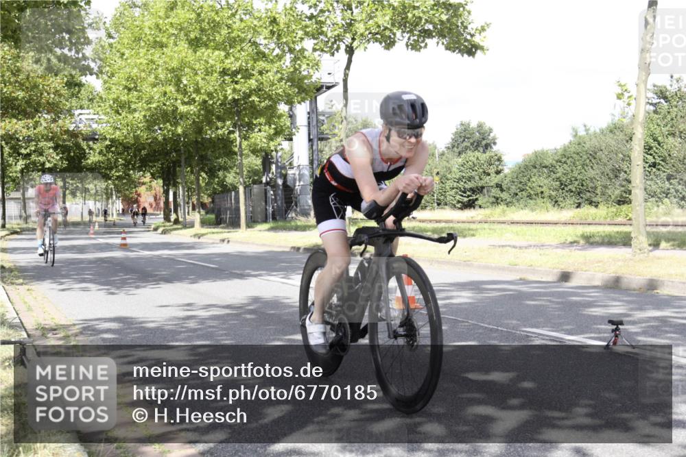 11.08.2024 - GEWOBA Citytriathlon Bremen H.Heesch http://msf.ph/oto/6770185 11.08.2024 12:03:13 Radfahren 845, 936, 942, 1024, 1029, 1030, 1040 meine-sportfotos.de