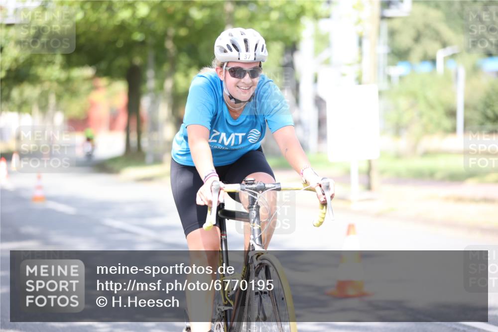 11.08.2024 - GEWOBA Citytriathlon Bremen H.Heesch http://msf.ph/oto/6770195 11.08.2024 10:44:10 Radfahren 28, 37, 39, 48, 113, 114 meine-sportfotos.de