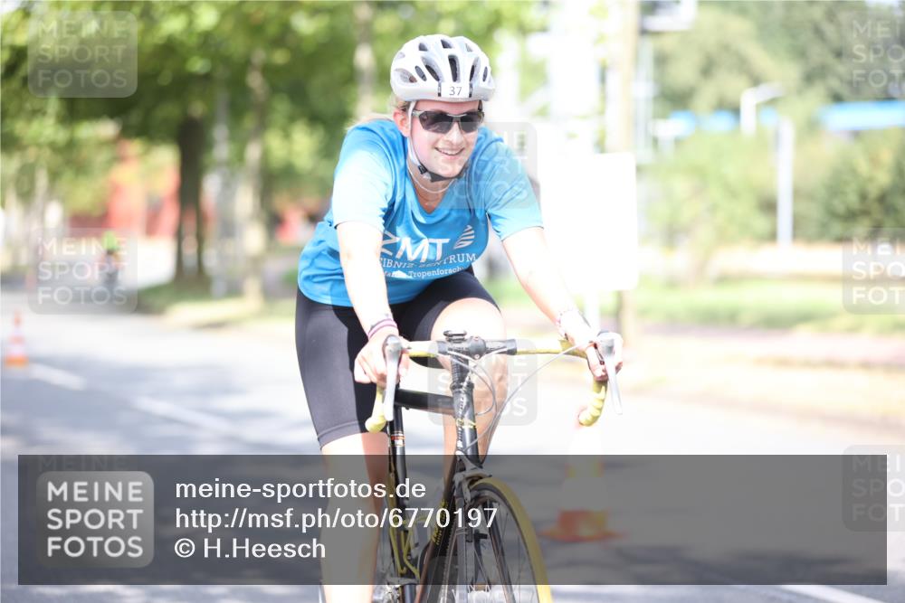 11.08.2024 - GEWOBA Citytriathlon Bremen H.Heesch http://msf.ph/oto/6770197 11.08.2024 10:44:10 Radfahren 28, 37, 39, 48, 113, 114 meine-sportfotos.de