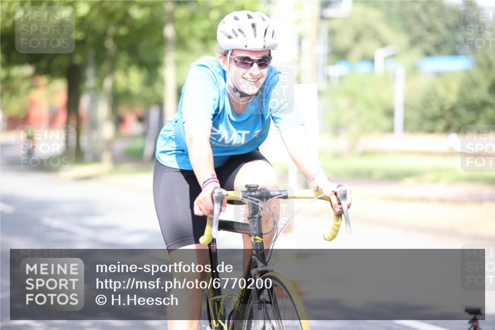 11.08.2024 - GEWOBA Citytriathlon Bremen H.Heesch http://msf.ph/oto/6770200 11.08.2024 10:44:10 Radfahren 28, 37, 39, 48, 113, 114 meine-sportfotos.de