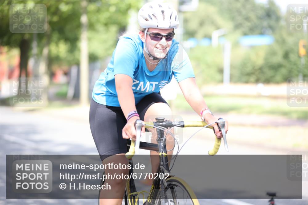 11.08.2024 - GEWOBA Citytriathlon Bremen H.Heesch http://msf.ph/oto/6770202 11.08.2024 10:44:10 Radfahren 28, 37, 39, 48, 113, 114 meine-sportfotos.de