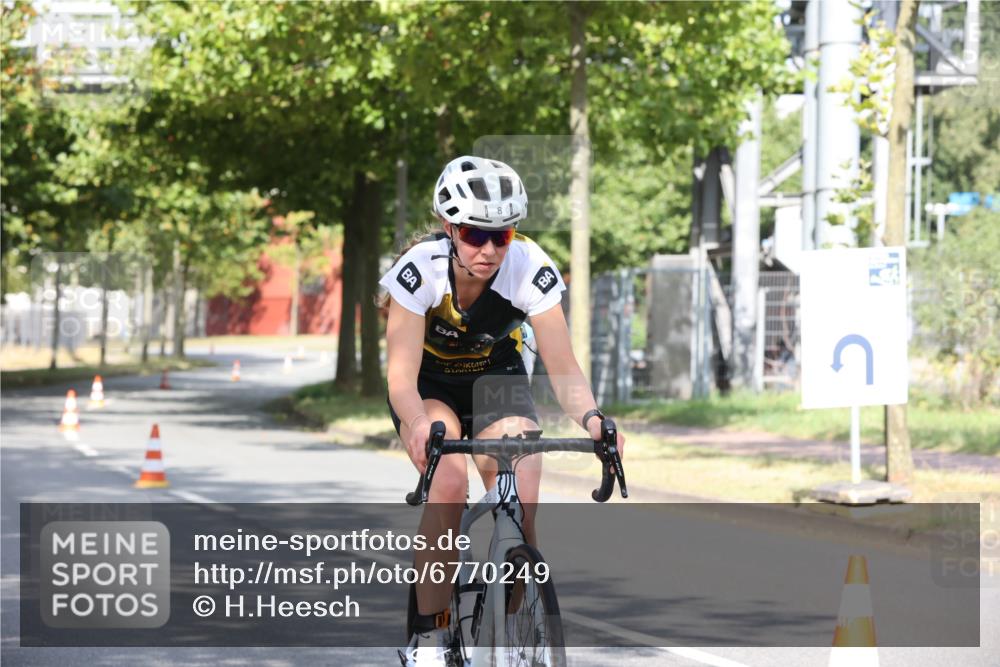 11.08.2024 - GEWOBA Citytriathlon Bremen H.Heesch http://msf.ph/oto/6770249 11.08.2024 10:36:35 Radfahren 8, 62 meine-sportfotos.de
