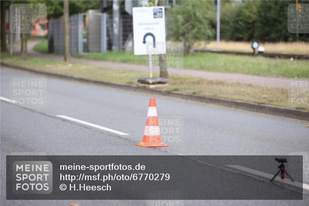 11.08.2024 - GEWOBA Citytriathlon Bremen H.Heesch http://msf.ph/oto/6770279 11.08.2024 10:37:14 Radfahren 16 meine-sportfotos.de