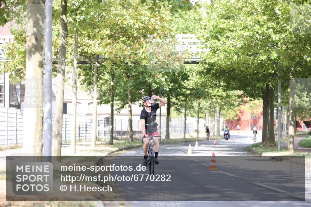 11.08.2024 - GEWOBA Citytriathlon Bremen H.Heesch http://msf.ph/oto/6770282 11.08.2024 10:44:45 Radfahren 44, 81 meine-sportfotos.de