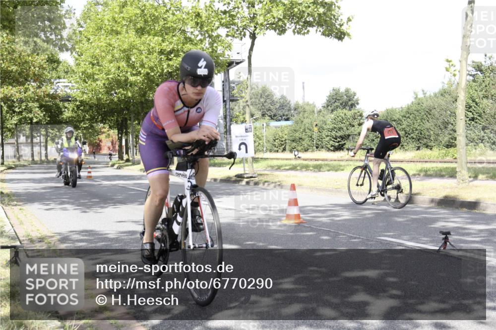 11.08.2024 - GEWOBA Citytriathlon Bremen H.Heesch http://msf.ph/oto/6770290 11.08.2024 12:05:04 Radfahren 768, 773, 839, 864, 865, 958, 1019 meine-sportfotos.de