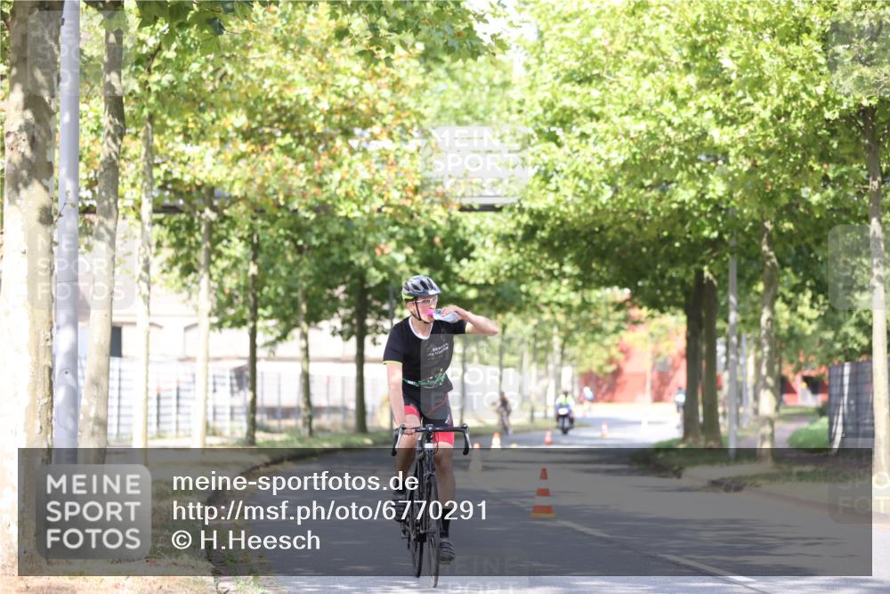 11.08.2024 - GEWOBA Citytriathlon Bremen H.Heesch http://msf.ph/oto/6770291 11.08.2024 10:44:46 Radfahren 44, 81 meine-sportfotos.de
