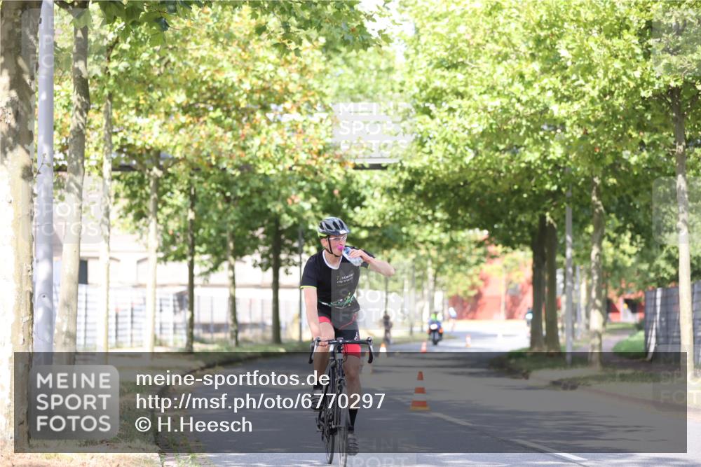 11.08.2024 - GEWOBA Citytriathlon Bremen H.Heesch http://msf.ph/oto/6770297 11.08.2024 10:44:46 Radfahren 44, 81 meine-sportfotos.de