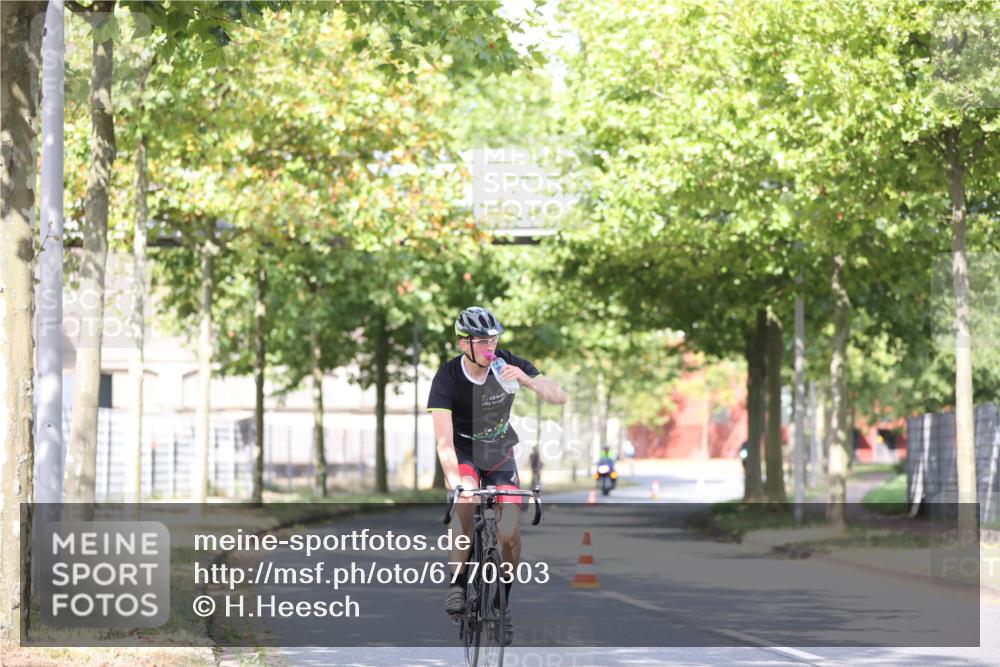 11.08.2024 - GEWOBA Citytriathlon Bremen H.Heesch http://msf.ph/oto/6770303 11.08.2024 10:44:46 Radfahren 44, 81 meine-sportfotos.de