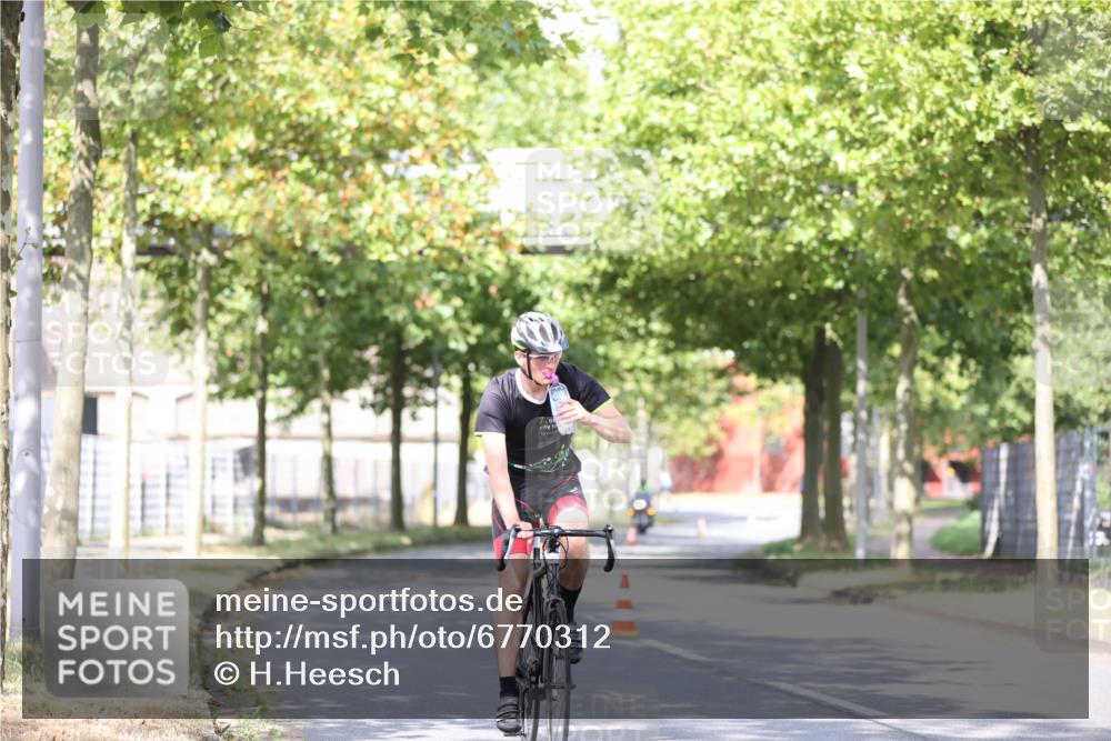 11.08.2024 - GEWOBA Citytriathlon Bremen H.Heesch http://msf.ph/oto/6770312 11.08.2024 10:44:46 Radfahren 44, 81 meine-sportfotos.de