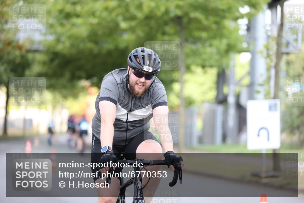 11.08.2024 - GEWOBA Citytriathlon Bremen H.Heesch http://msf.ph/oto/6770353 11.08.2024 10:37:48 Radfahren 1, 59 meine-sportfotos.de