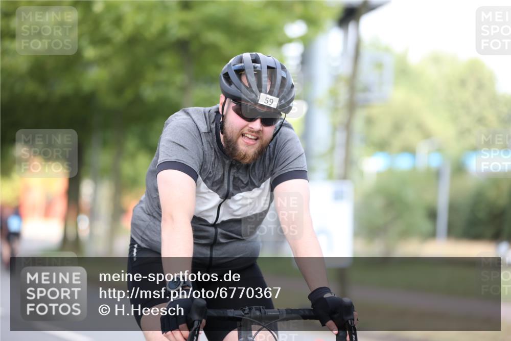 11.08.2024 - GEWOBA Citytriathlon Bremen H.Heesch http://msf.ph/oto/6770367 11.08.2024 10:37:48 Radfahren 1, 59 meine-sportfotos.de